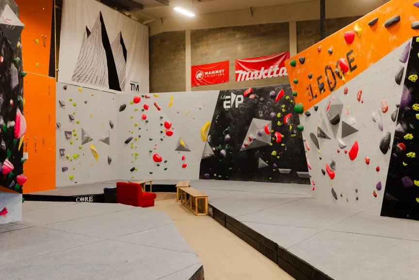 Bouldering walls and matting at The Ledge