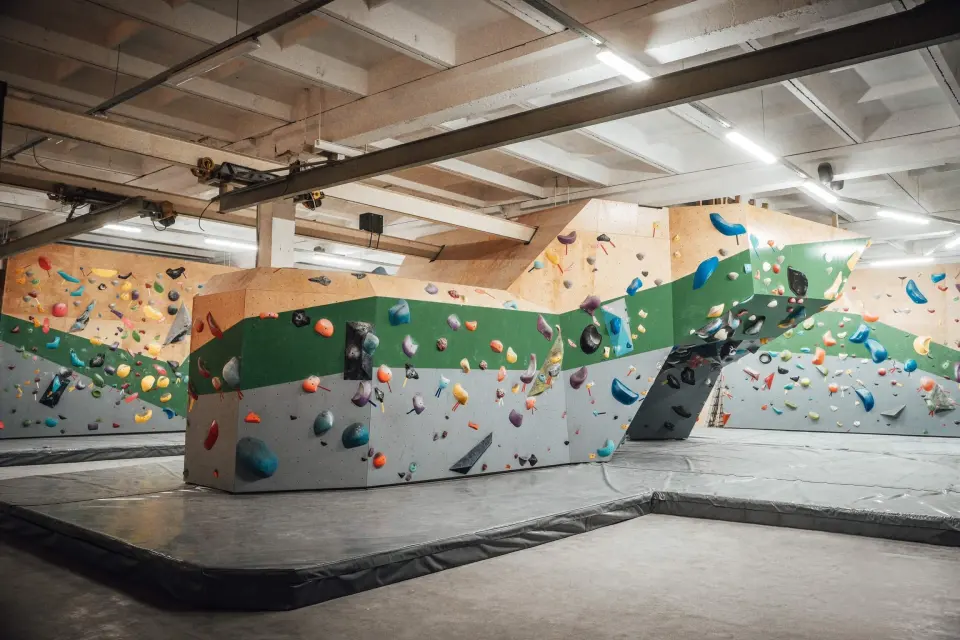 Falkors Bouldering Center