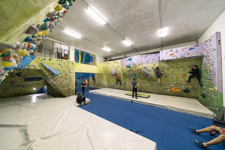 Indoor bouldering walls at Extreme in Banja Luka