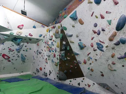 Climbing walls at Escalada Rustik