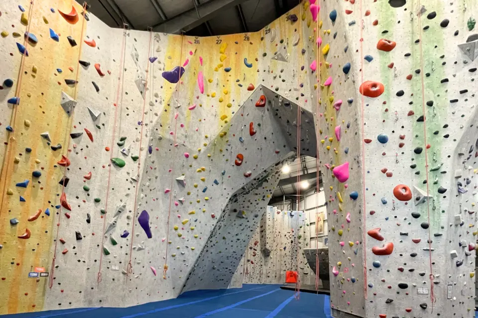 Feature arch with a lead cave and top-rope pillars in the main gym