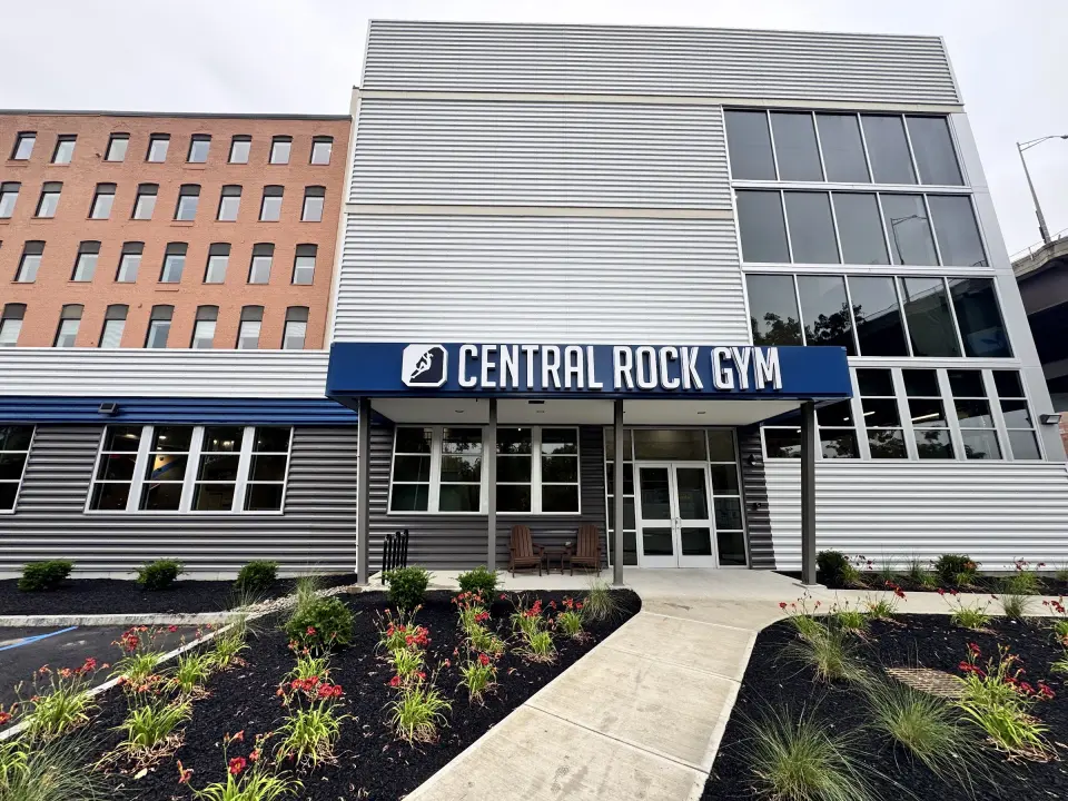 The gym's entrance on River Street