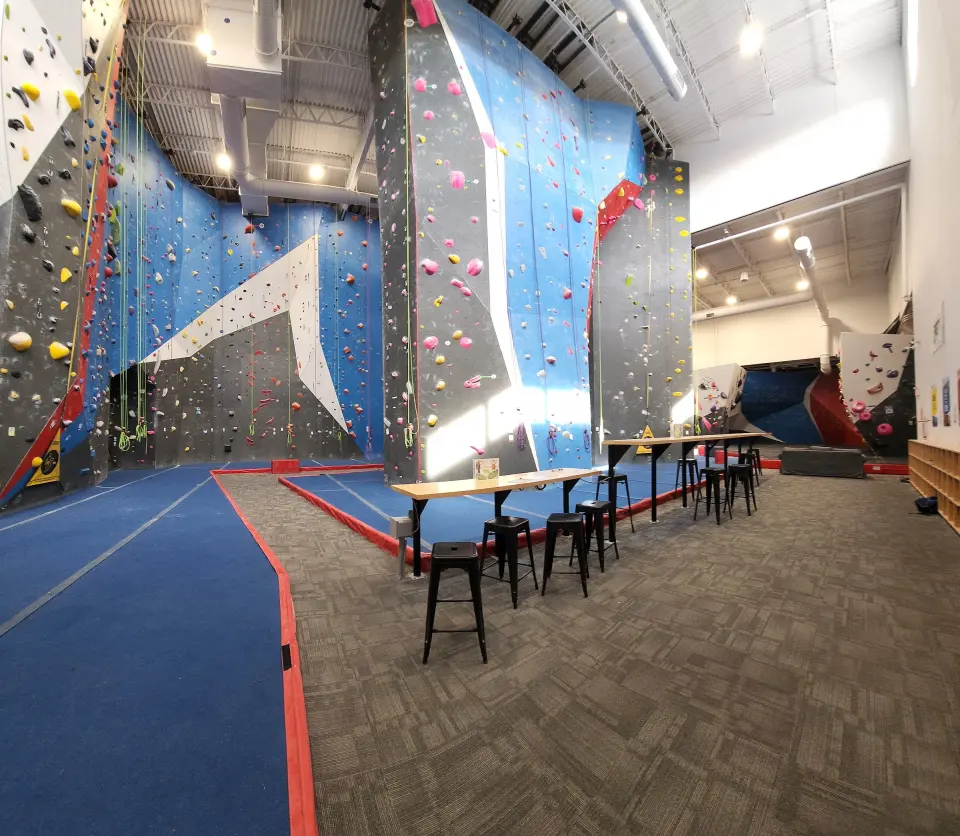 Rope walls and pillars beside a seating bar along the main hall