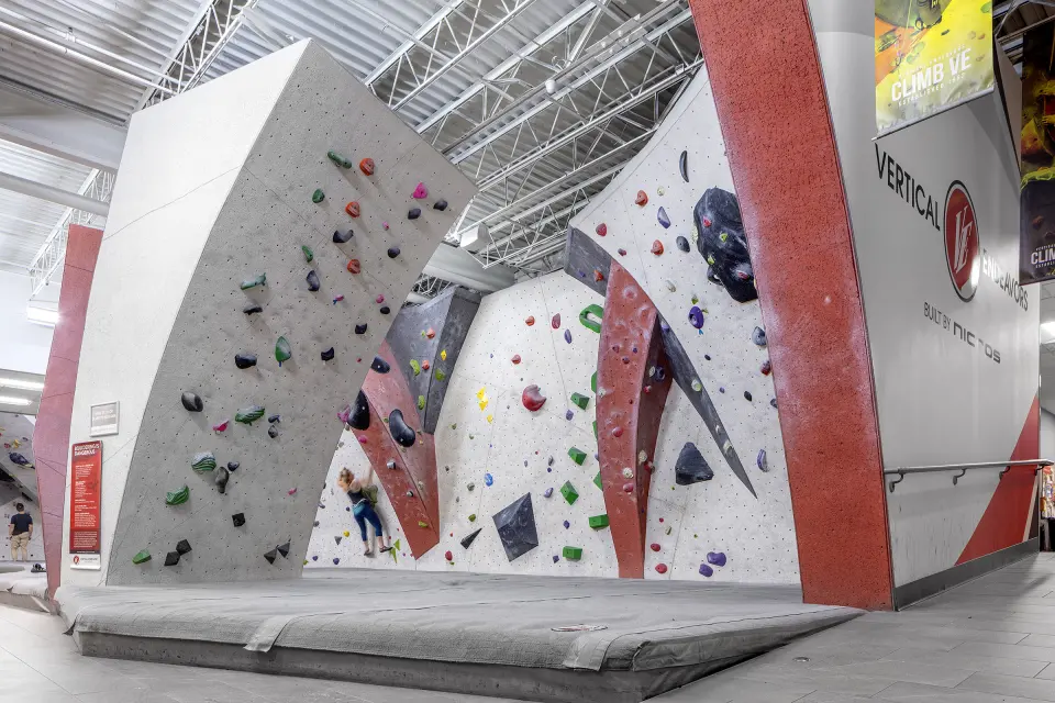 Boulder alley with angled walls above thick matting