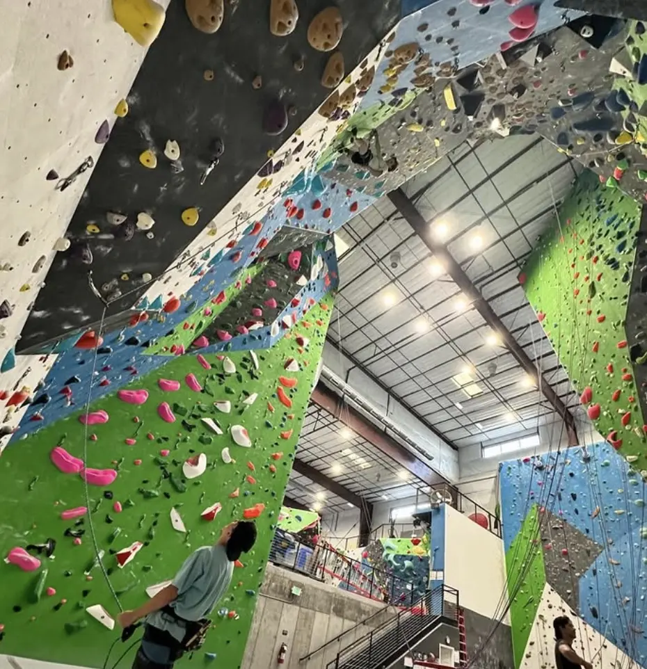 Looking up the tall walls from the floor