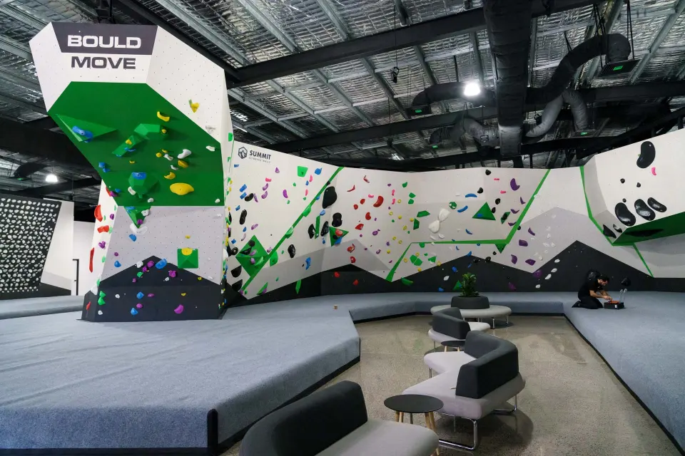 The bouldering hall, with the Bould Move tower and lounge seating